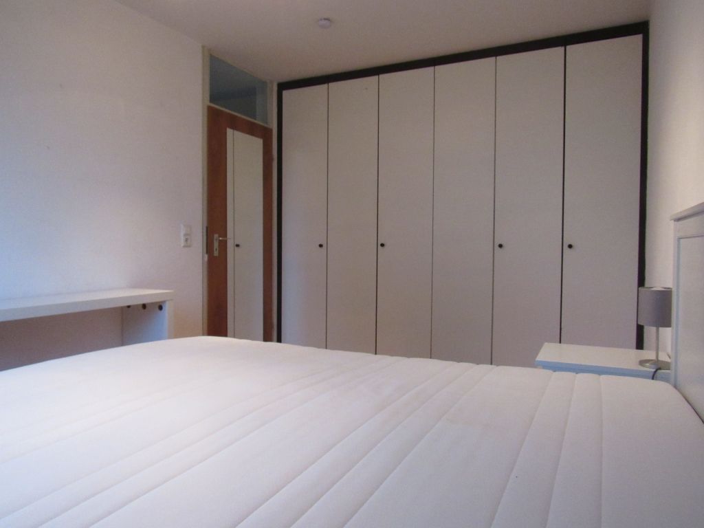 Schlafzimmer mit Einbauschrank