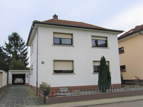 Brühl Zweifamilienhaus mit ca. 558 m² Grundstück in Toplage 