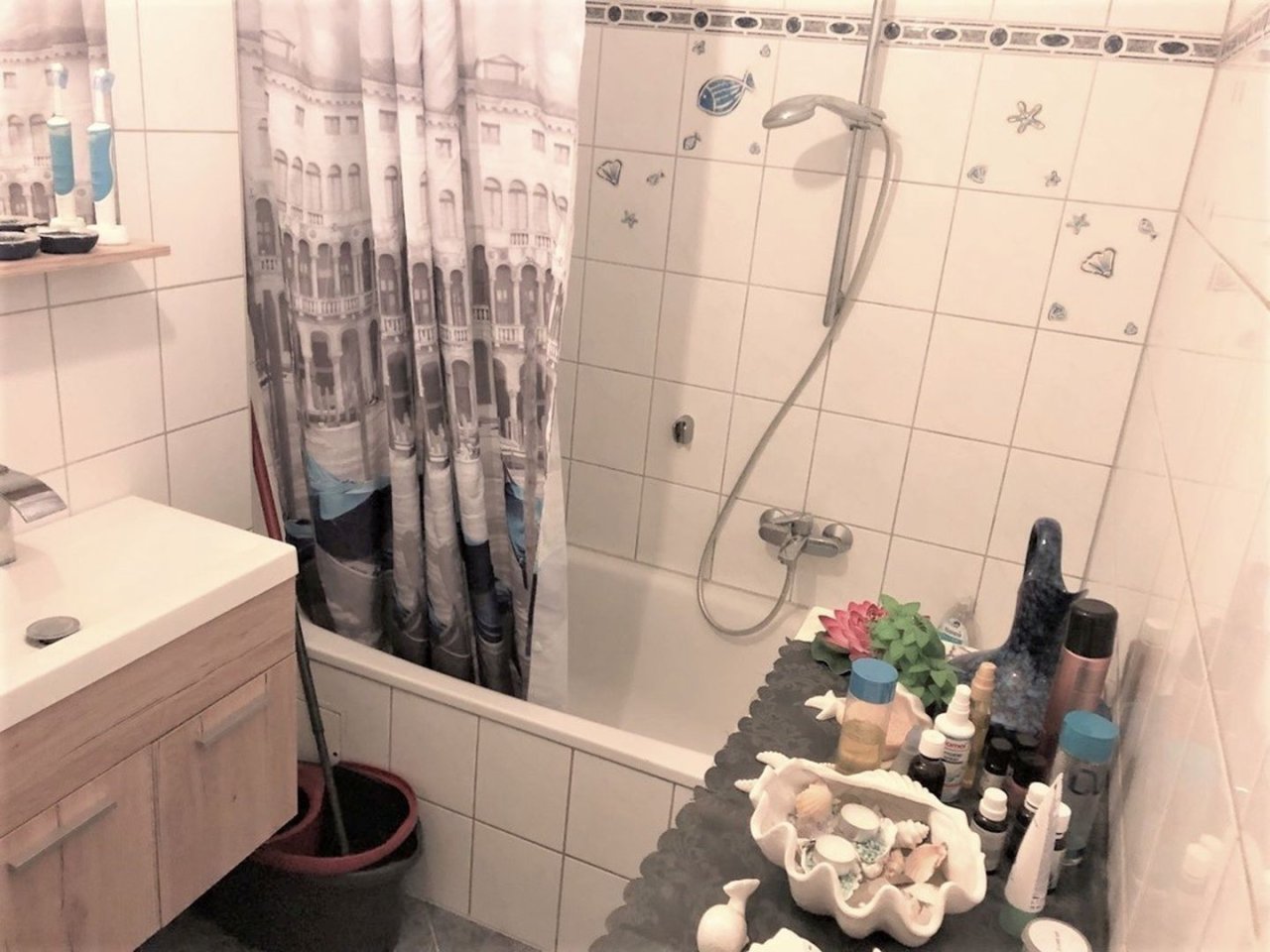 Badezimmer Ansicht 1