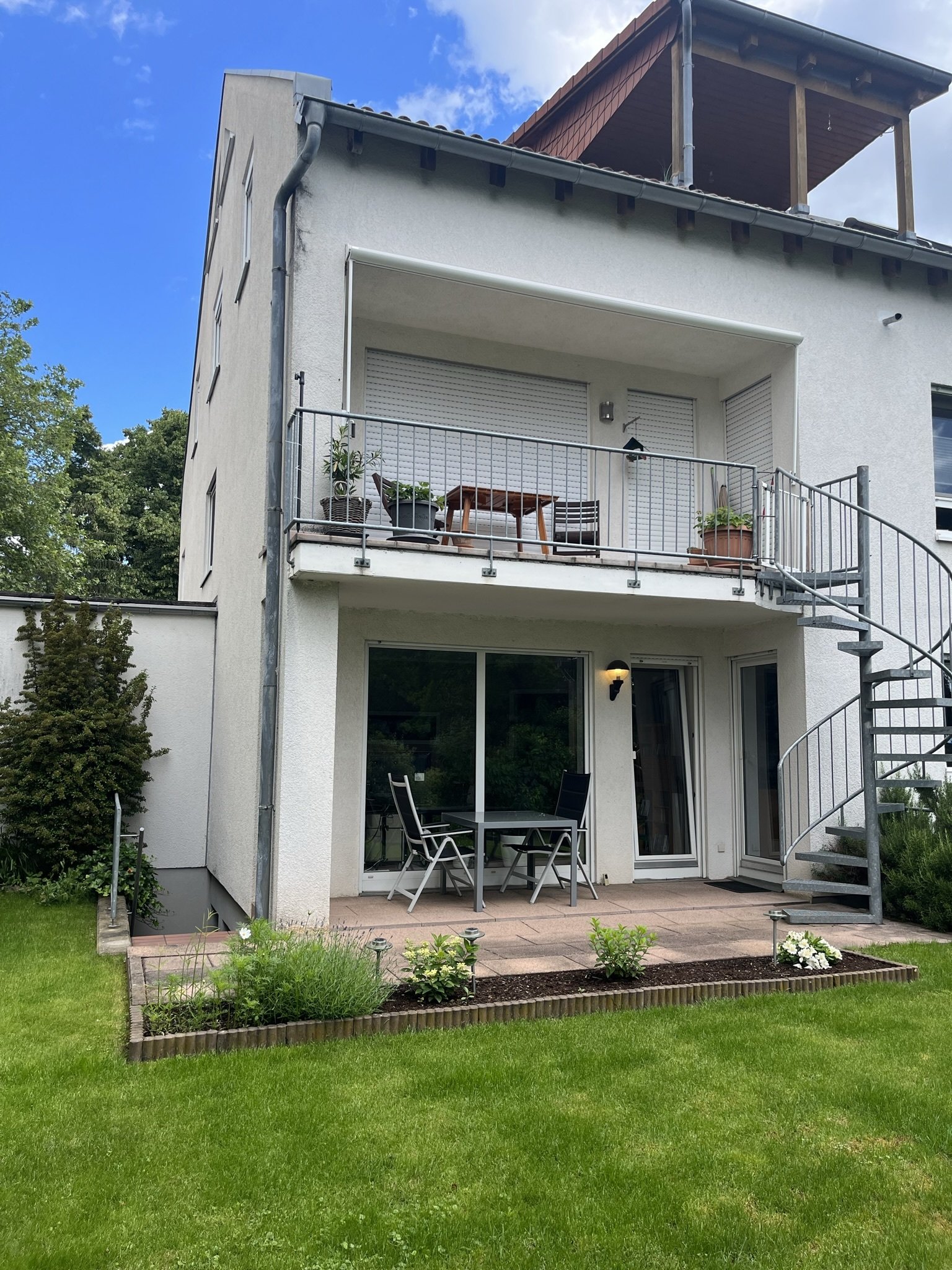 Hausansicht Garten