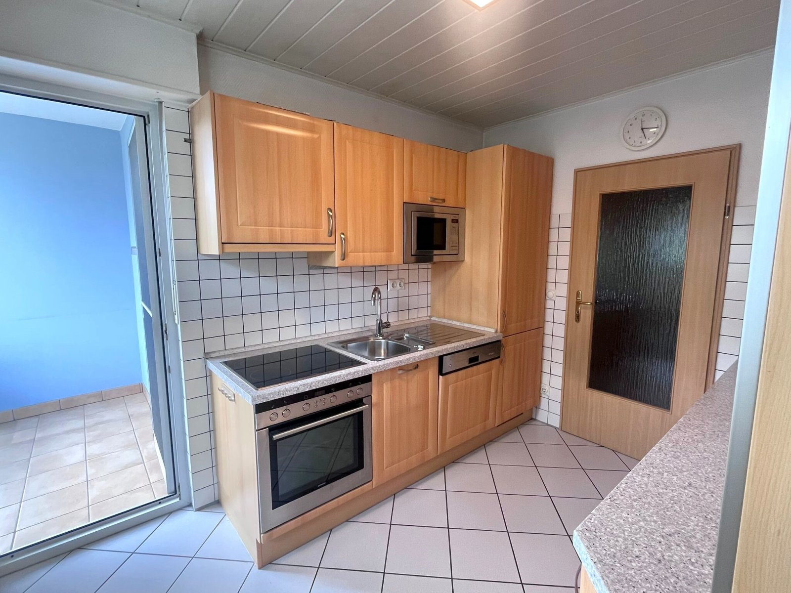 Küche mit Balkon Küche mit Balkon
